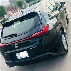 لێکزس UX